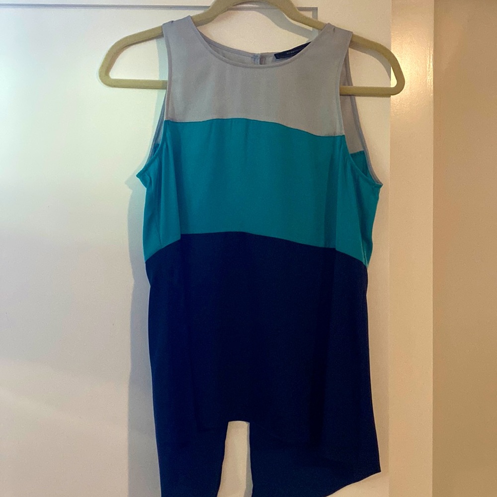 BCBGMAXAZRIA tri-colored paneled hi-lo style sleeveless top